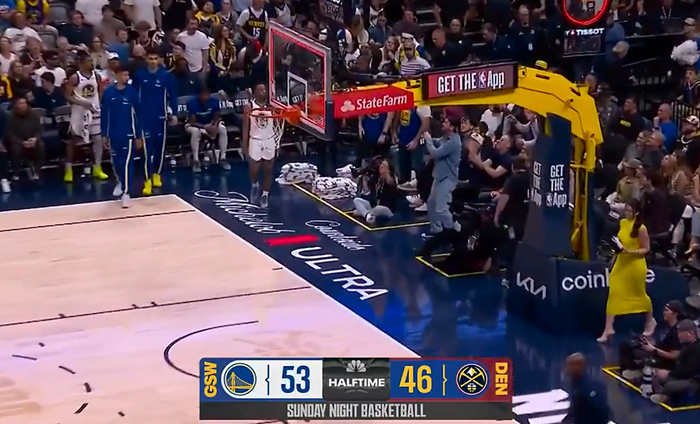 勇士半场领先掘金 波尔津吉斯砍14分引领进攻浪