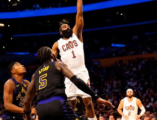 湖人复仇成功东契奇砍42分詹姆斯三双助球队大胜