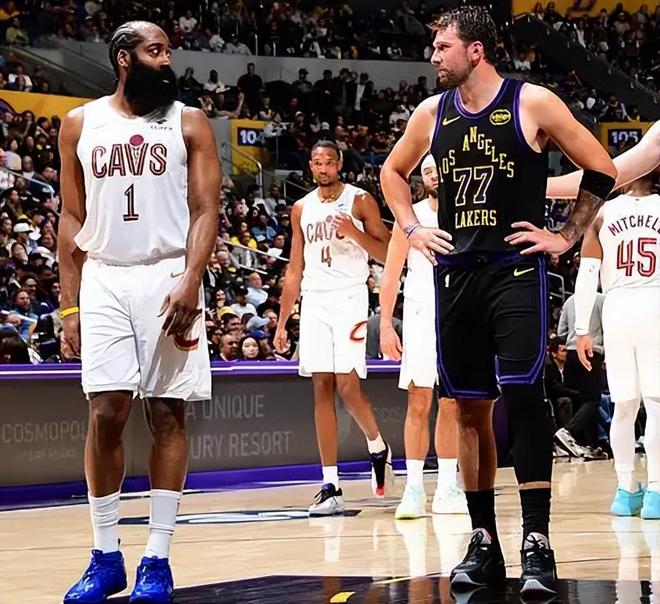 湖人复仇成功东契奇砍42分詹姆斯三双助球队大胜