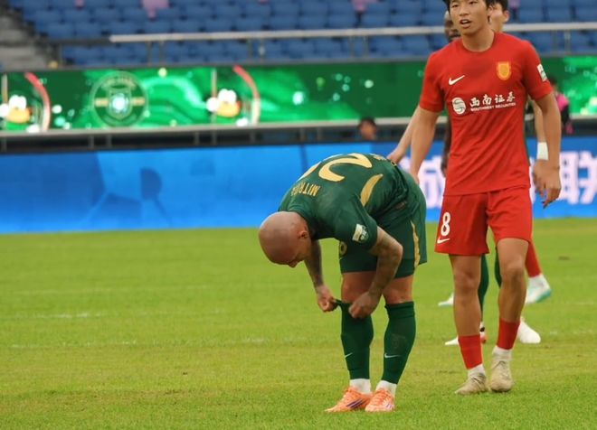 中超球员李镇全因辱骂对手被停赛两场