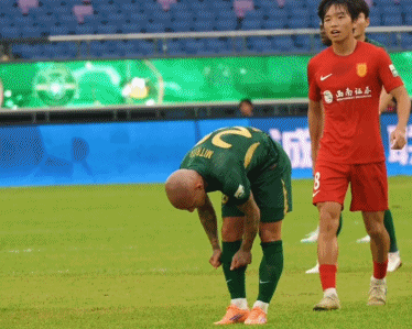 中超球员李镇全因辱骂对手被停赛两场